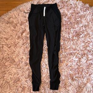 Lululemon black joggers size 4